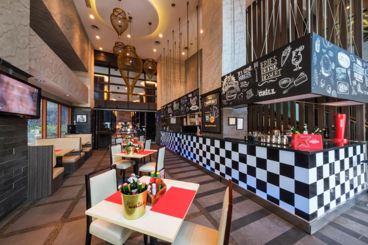 Swiss-Belhotel Mangga Besar Джакарта Екстериор снимка