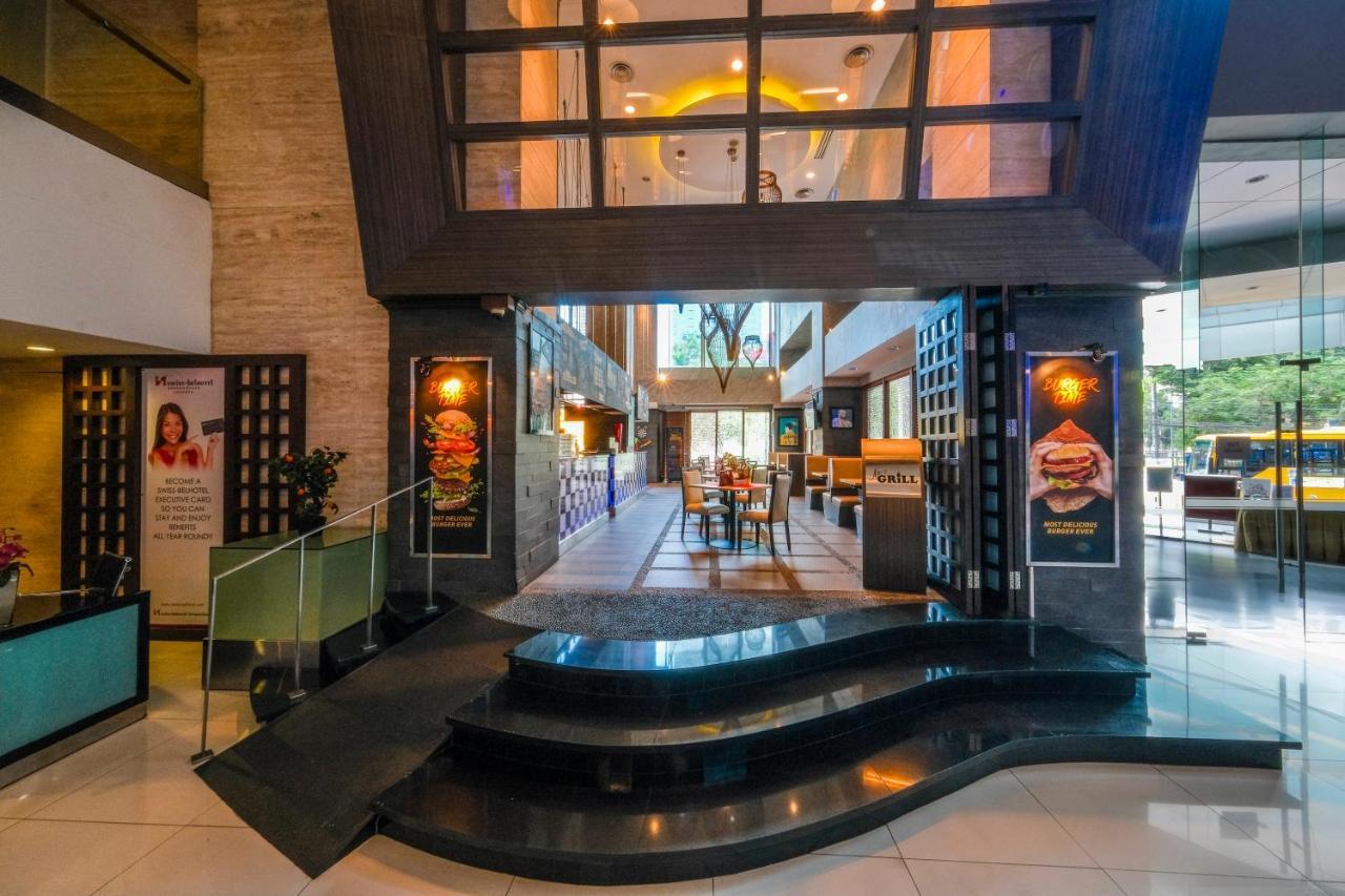 Swiss-Belhotel Mangga Besar Джакарта Екстериор снимка