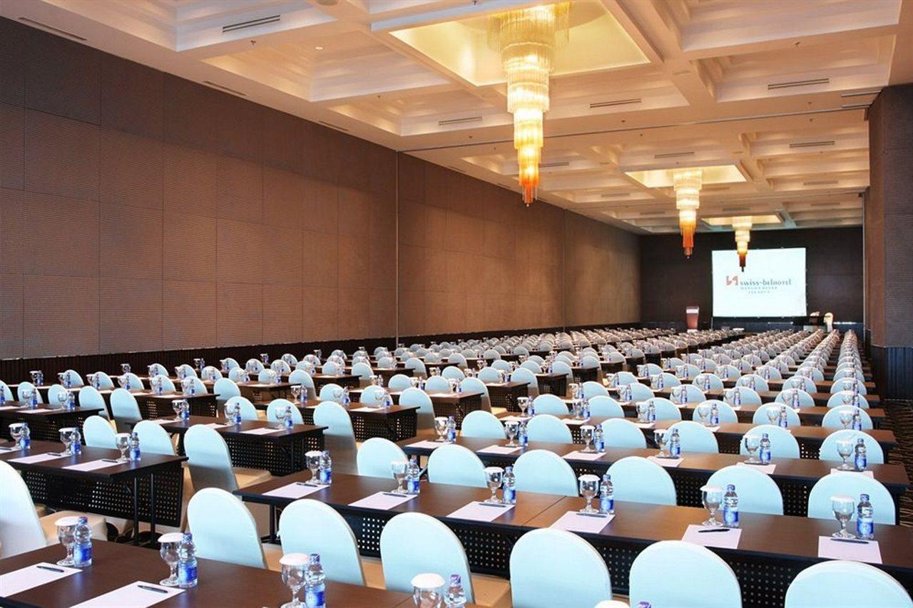 Swiss-Belhotel Mangga Besar Джакарта Екстериор снимка