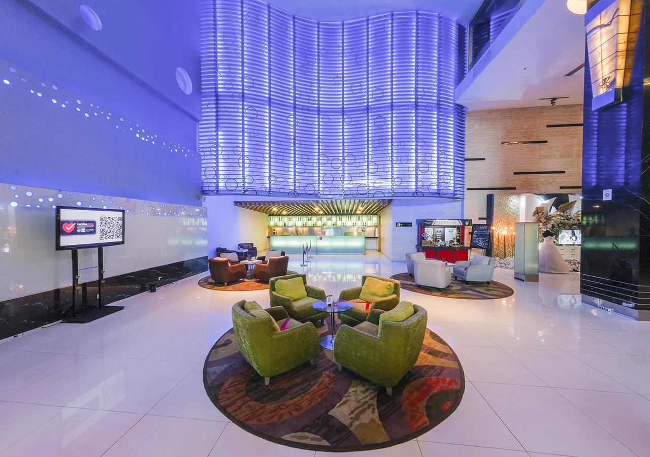 Swiss-Belhotel Mangga Besar Джакарта Екстериор снимка