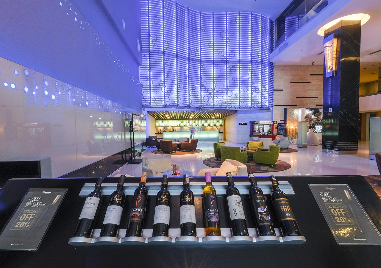 Swiss-Belhotel Mangga Besar Джакарта Екстериор снимка