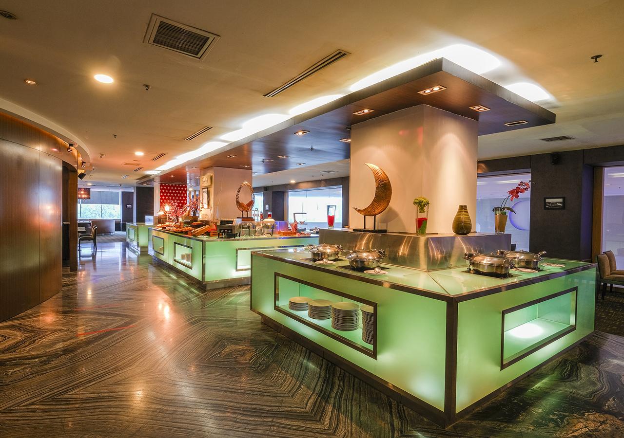 Swiss-Belhotel Mangga Besar Джакарта Екстериор снимка