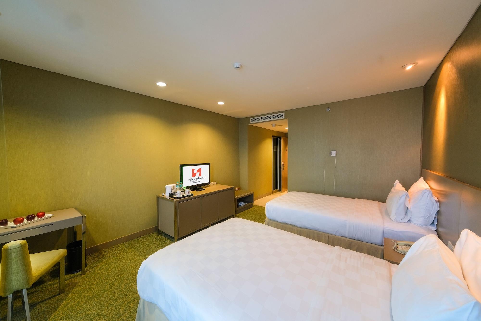 Swiss-Belhotel Mangga Besar Джакарта Екстериор снимка