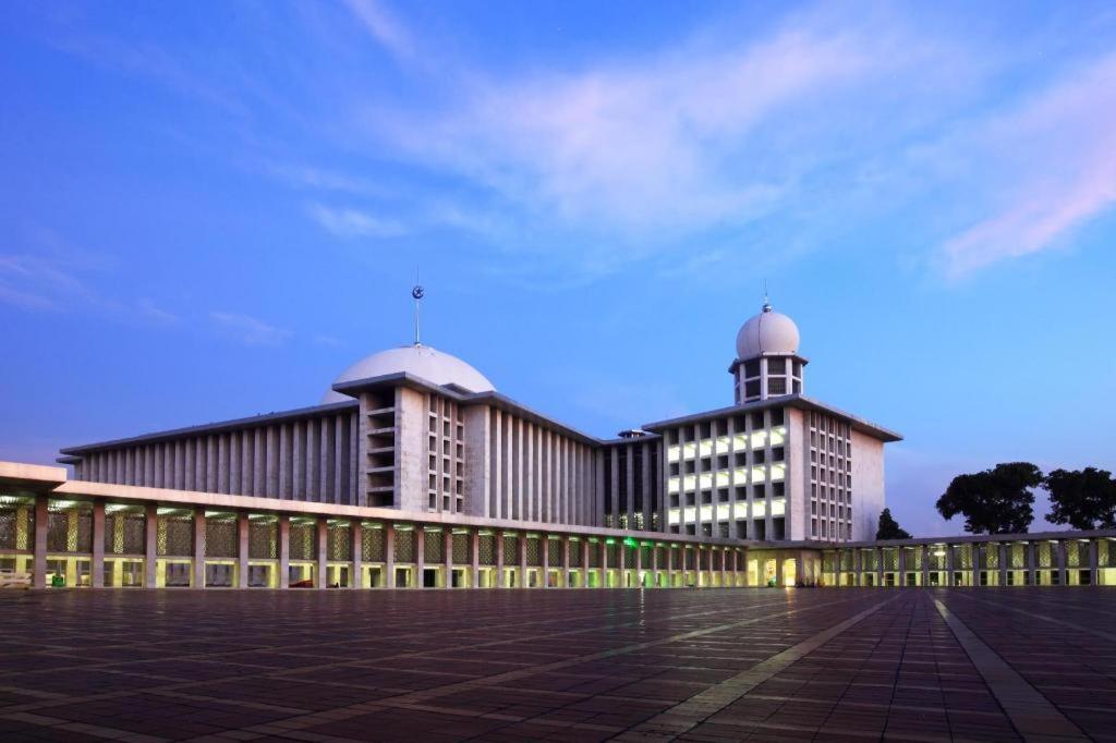 Swiss-Belhotel Mangga Besar Джакарта Екстериор снимка