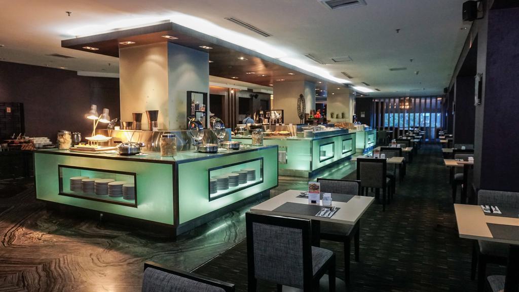 Swiss-Belhotel Mangga Besar Джакарта Екстериор снимка